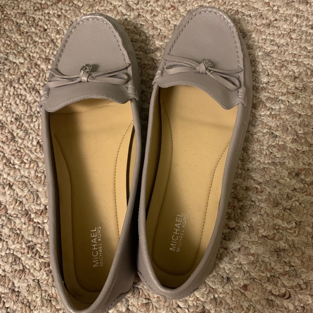 MICHAEL Michael Kors gray leather loafers size 10